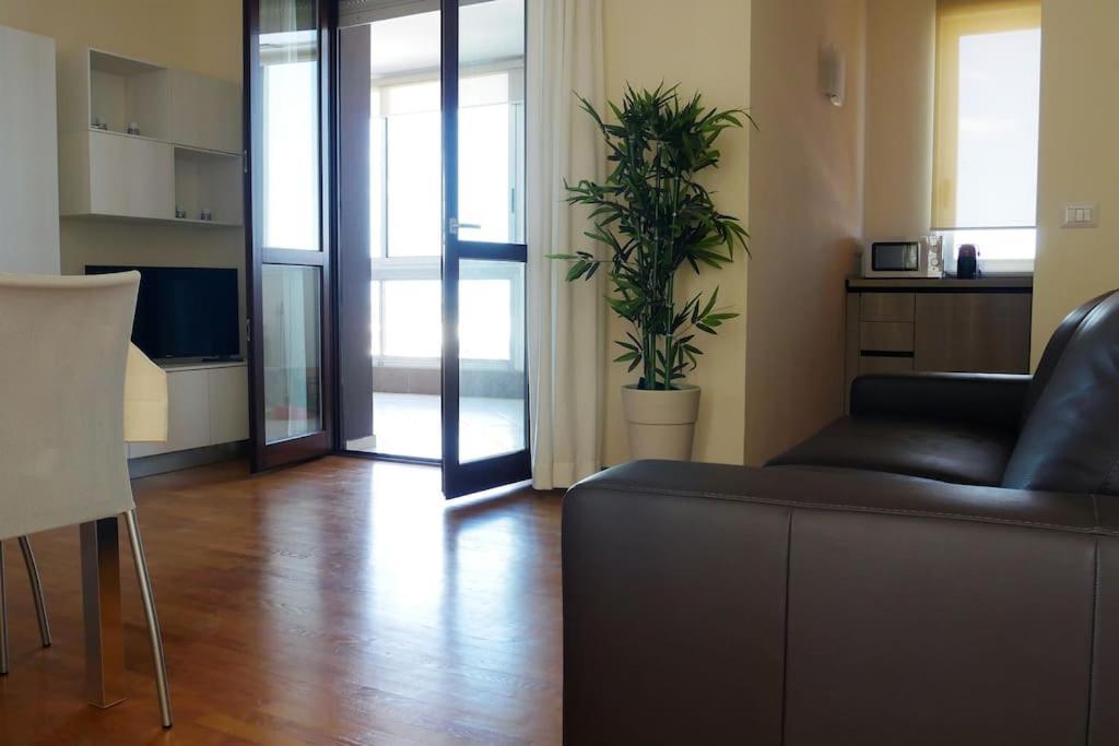 Charlotte Terrace * Cagliari